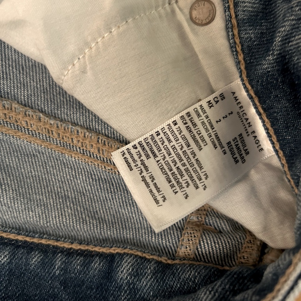 American Eagle Mom straight jean